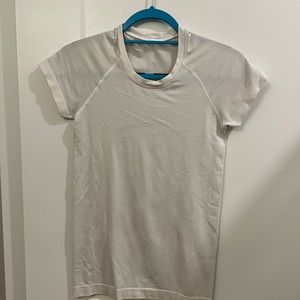 Lululemon Swiftly Tech Tee- White size 4